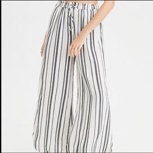 NWOT AE striped flowy pants size medium